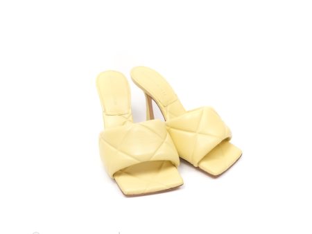 Bottega Veneta Lido Sandals Intrecciato Yellow Lambskin Size 35 Supply